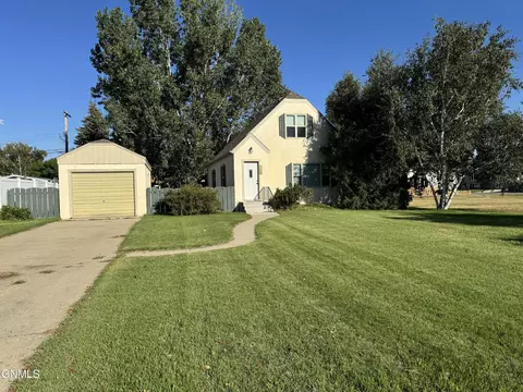 2410 University Ave, Williston, ND 58801 photo 3