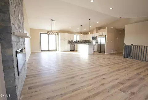 403 Marble Dr, Bismarck, ND 58503 photo 8