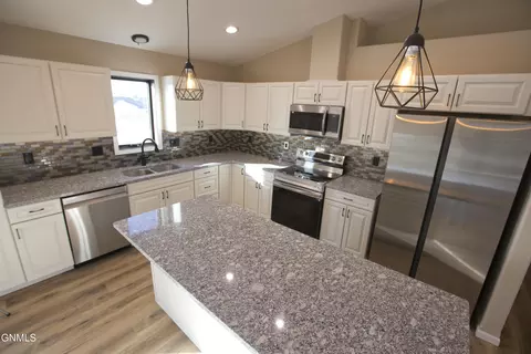 403 Marble Dr, Bismarck, ND 58503 photo 11
