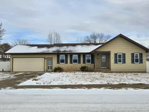 681 3rd Ave SW, Dickinson, ND 58601