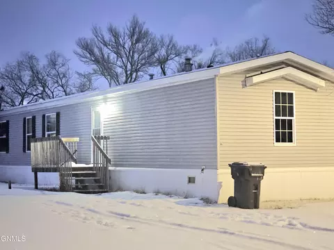 501 21st St W, Williston, ND 58801