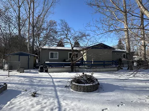 303 Sussex St, Bismarck, ND 58504