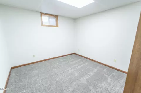 Bedroom - 925 E Capitol Ave, Bismarck, ND 58501 photo 6 of 6