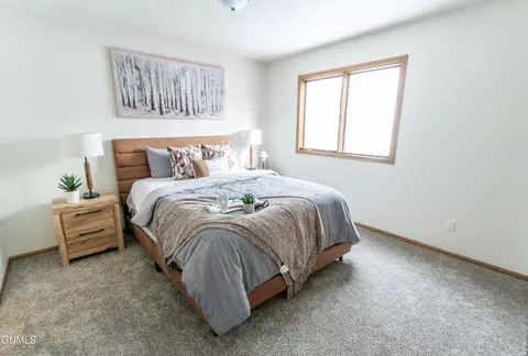 Bedroom - 925 E Capitol Ave, Bismarck, ND 58501 photo 1 of 6