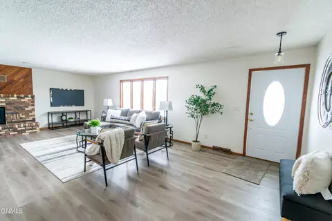 Other - 925 E Capitol Ave, Bismarck, ND 58501 photo 1 of 8