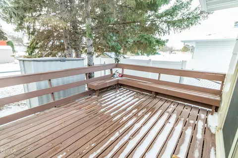 Exterior - 925 E Capitol Ave, Bismarck, ND 58501 photo 3 of 5