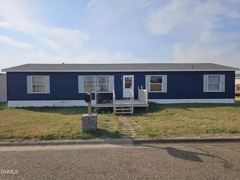 608 Mary Ave, Belfield, ND 58622