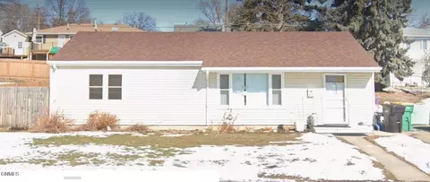 422 Mason Ave, Bismarck, ND 58501