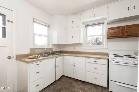 Kitchen - 1001 E D Ave, Bismarck, ND 58501 photo 3 of 6