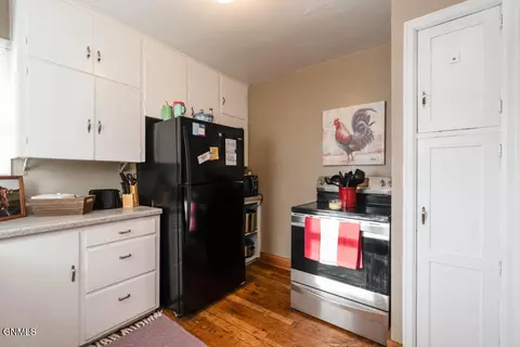 Kitchen - 1001 E D Ave, Bismarck, ND 58501 photo 6 of 6