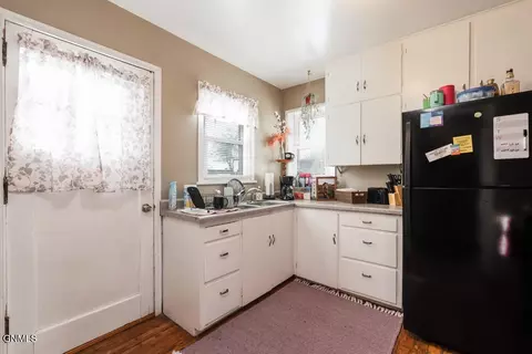 Kitchen - 1001 E D Ave, Bismarck, ND 58501 photo 5 of 6