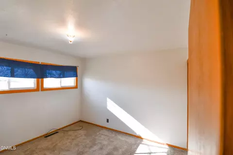 407409 4th Ave E, Ray, ND 58849 photo 10
