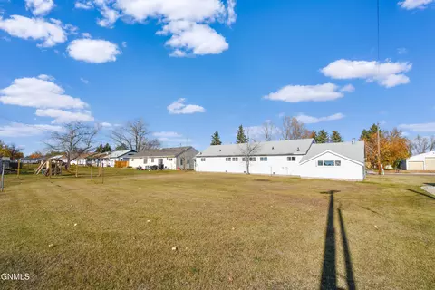 407409 4th Ave E, Ray, ND 58849 photo 2