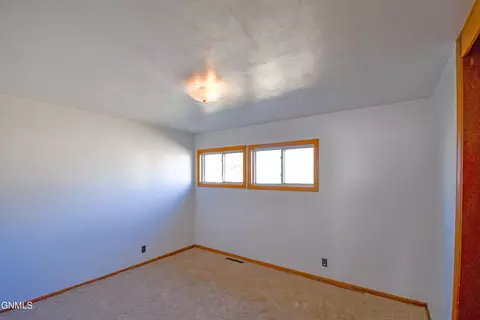 407409 4th Ave E, Ray, ND 58849 photo 9