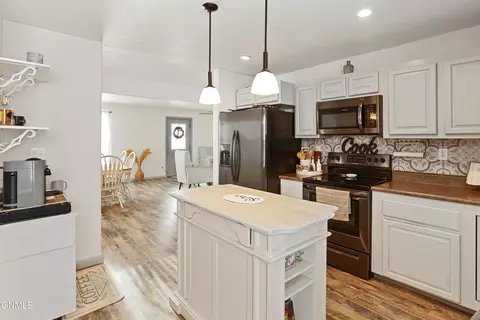 Kitchen - 14759 Lambert St, Williston, ND 58801 photo 2 of 4