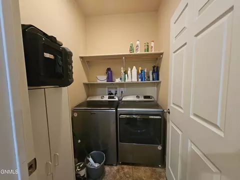 2609 11th Ave W, Williston, ND 58801 photo 26