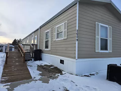2609 11th Ave W, Williston, ND 58801
