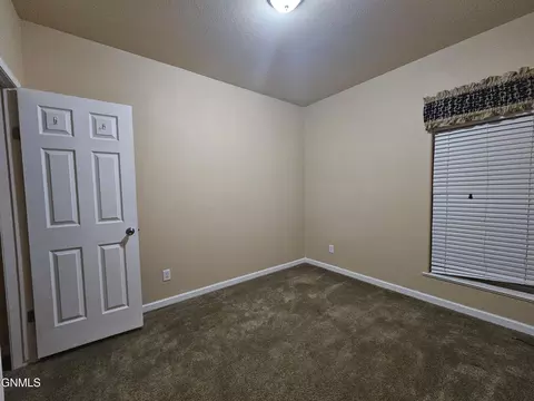 2609 11th Ave W, Williston, ND 58801 photo 9