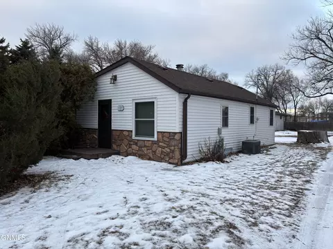 121 9th Ave SE, Mandan, ND 58554 photo 6