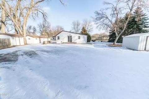 121 9th Ave SE, Mandan, ND 58554 photo 29