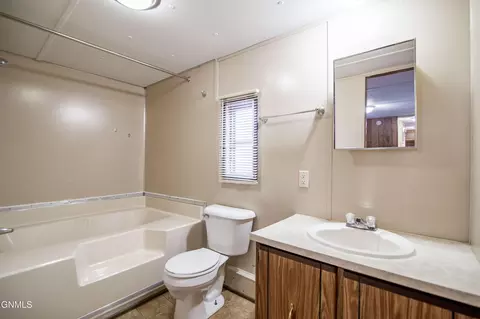 1208 Frontier Trl S, Mandan, ND 58554 photo 9