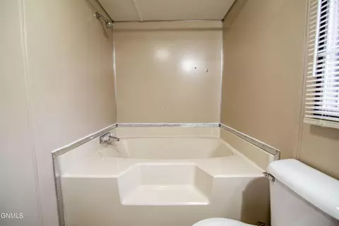 1208 Frontier Trl S, Mandan, ND 58554 photo 11