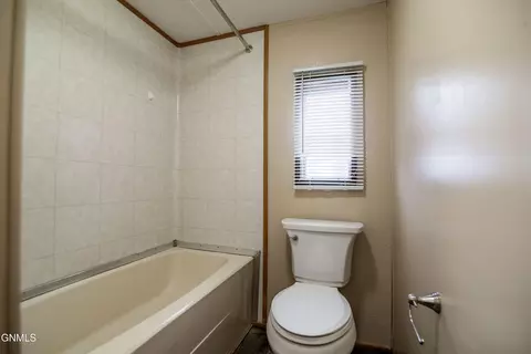 1208 Frontier Trl S, Mandan, ND 58554 photo 12