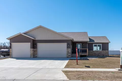 512 Mehrer Dr, Bismarck, ND 58504