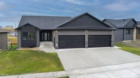 5329 Mica Dr, Bismarck, ND 58503