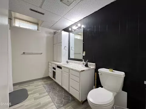 Bath - 357 Main St, Beach, ND 58621 photo 1 of 2