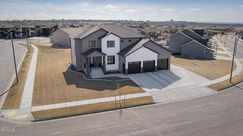 4817 Kites Ln, Bismarck, ND 58503