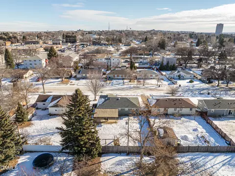 View/Area - 1902 Assumption Dr, Bismarck, ND 58501 photo 10 of 11