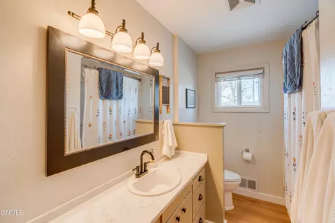Bath - 1902 Assumption Dr, Bismarck, ND 58501 photo 1 of 9