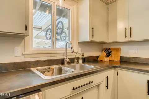 Kitchen - 1902 Assumption Dr, Bismarck, ND 58501 photo 6 of 6