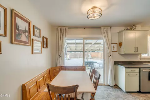 Dining - 1902 Assumption Dr, Bismarck, ND 58501 photo 1 of 3