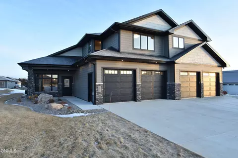 1014 Collective Ln, Bismarck, ND 58503