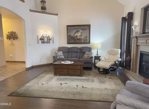 2114 Pebbleview Loop, Bismarck, ND 58503 photo 5