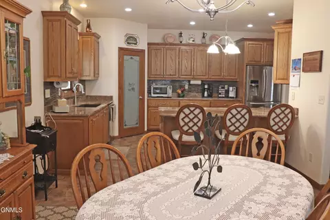 2114 Pebbleview Loop, Bismarck, ND 58503 photo 6