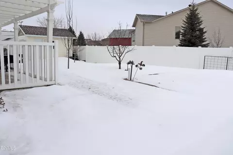 2114 Pebbleview Loop, Bismarck, ND 58503 photo 39