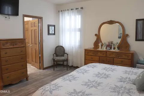 2114 Pebbleview Loop, Bismarck, ND 58503 photo 8