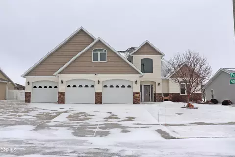 2114 Pebbleview Loop, Bismarck, ND 58503 photo 46
