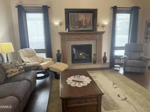 2114 Pebbleview Loop, Bismarck, ND 58503 photo 4