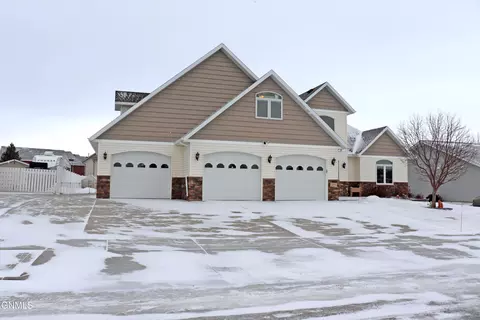 2114 Pebbleview Loop, Bismarck, ND 58503 photo 48