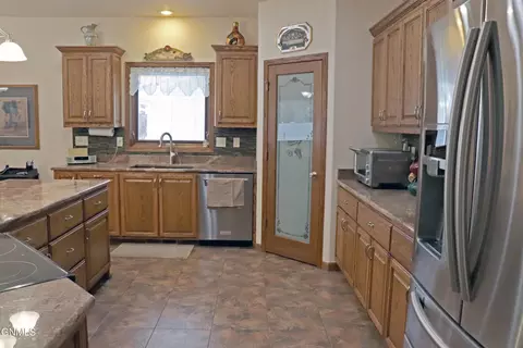 2114 Pebbleview Loop, Bismarck, ND 58503 photo 13