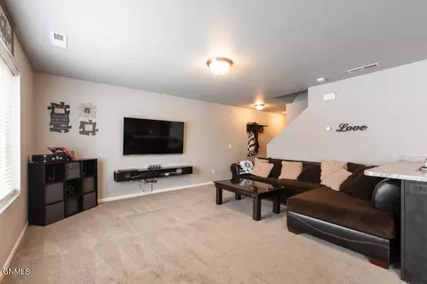 4723 Corvette St NW, Mandan, ND 58554 photo 3