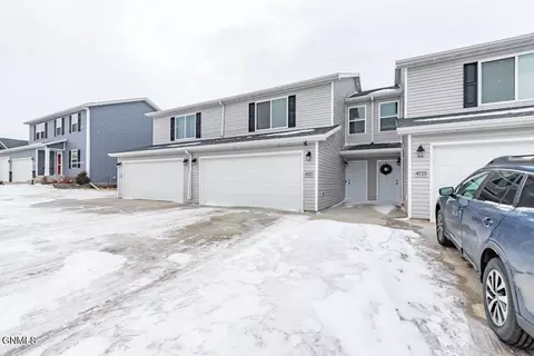 4723 Corvette St NW, Mandan, ND 58554