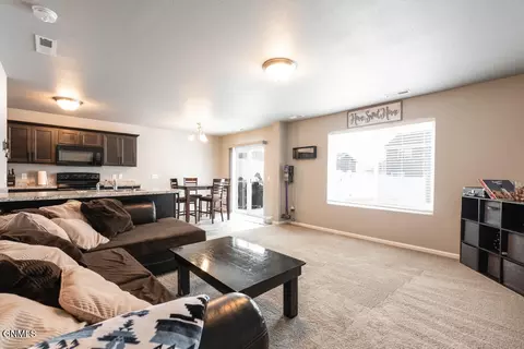 4723 Corvette St NW, Mandan, ND 58554 photo 2