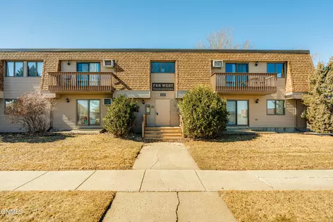 2520 N 8th St, Bismarck, ND 58503