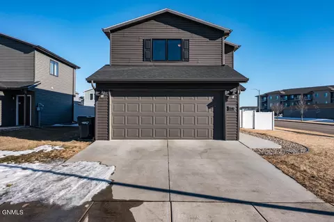 3503 Amity Cir SE, Mandan, ND 58554