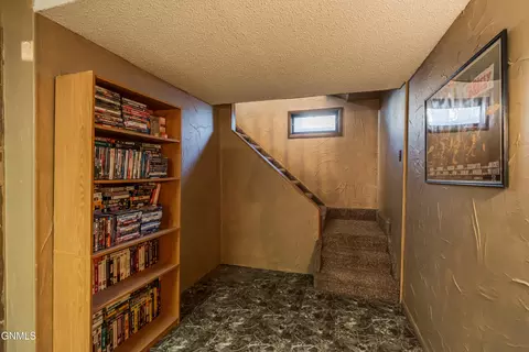 Entry Way - 1405 Monte Dr NW, Mandan, ND 58554 photo 5 of 6